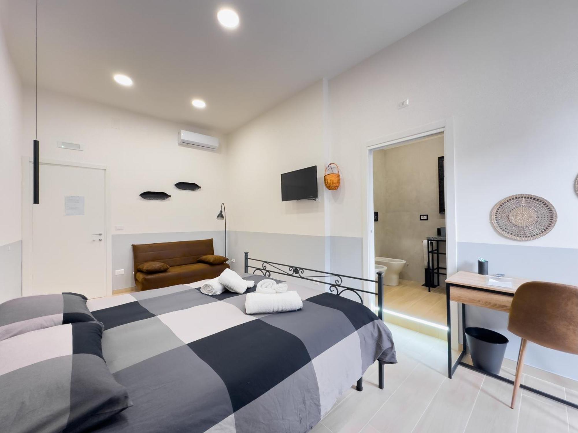 Real Poggio Hotel เนเปิลส์ ภายนอก รูปภาพ