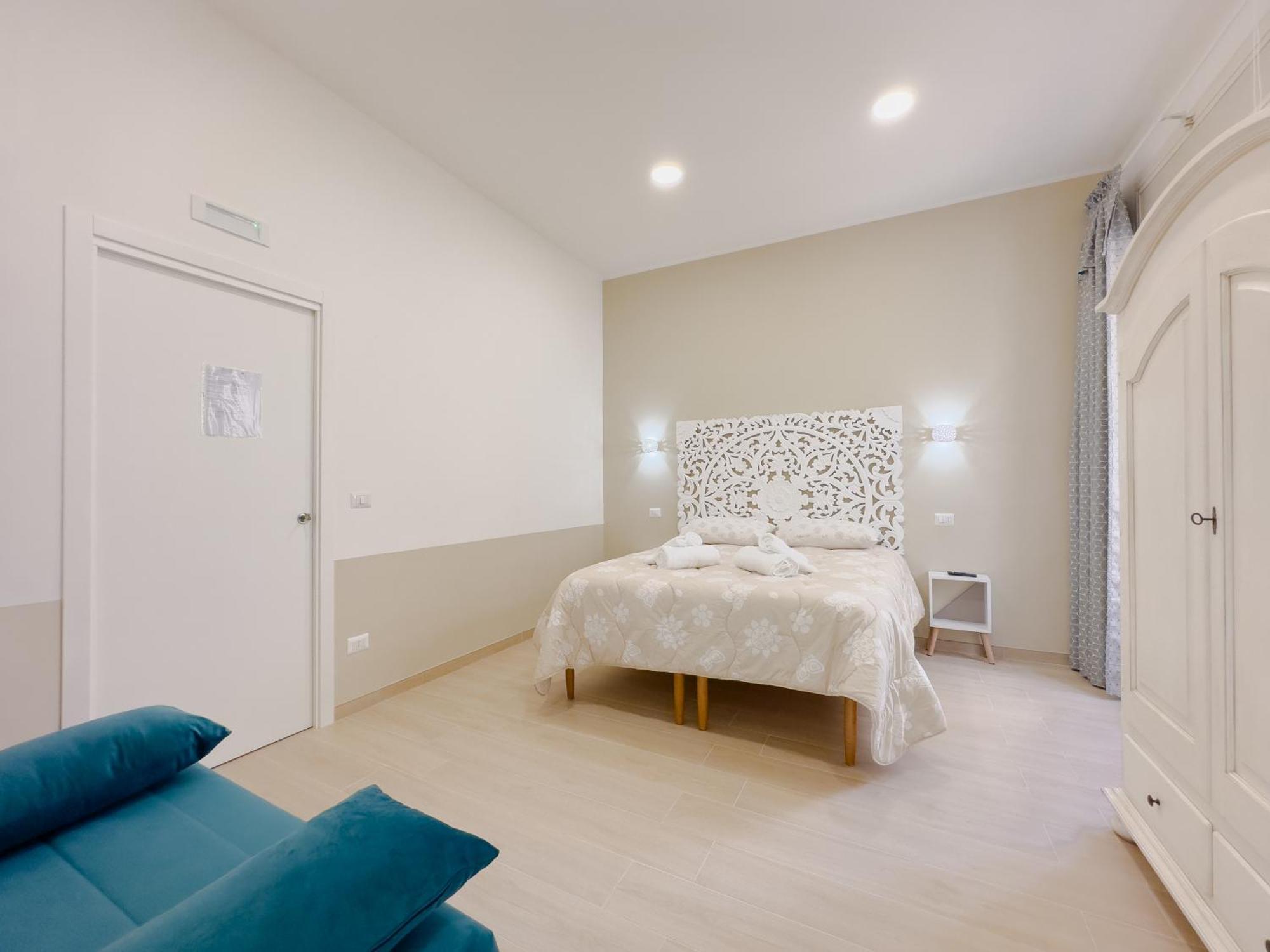 Real Poggio Hotel เนเปิลส์ ภายนอก รูปภาพ