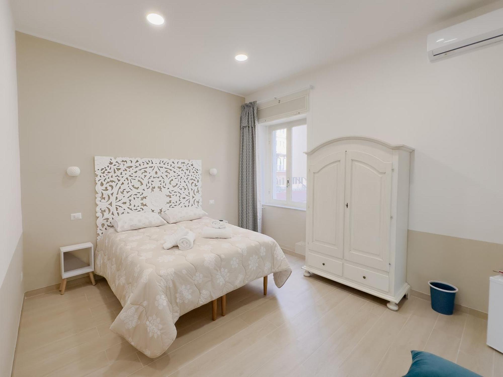 Real Poggio Hotel เนเปิลส์ ภายนอก รูปภาพ